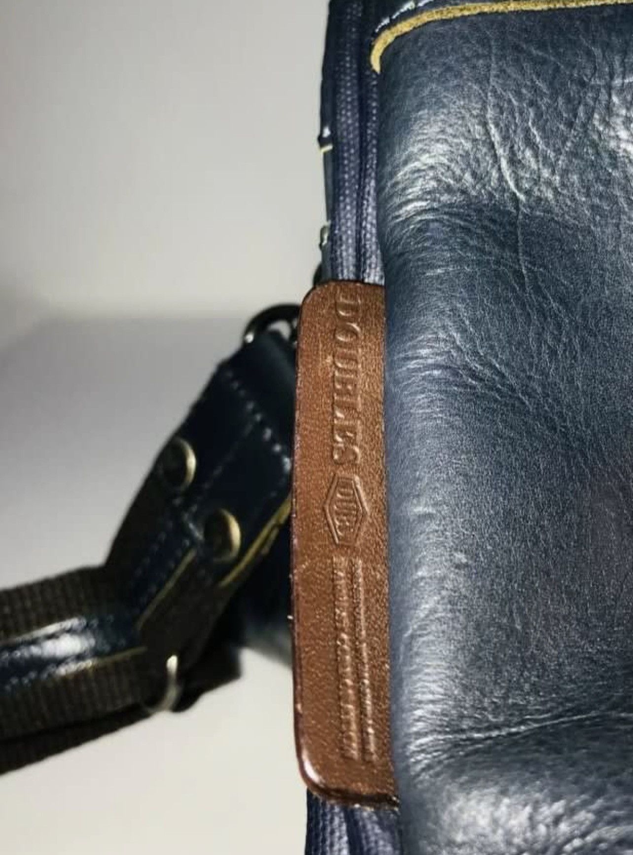 Japanese Brand DUBS DOUBLE LEATHER SLING BAG Size ONE SIZE - 3 Thumbnail