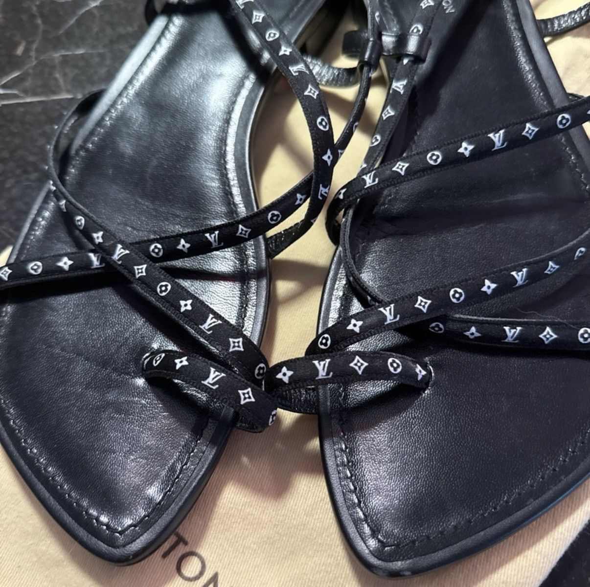 Louis Vuitton Size 41 IT Louis Vuitton monogram slingback sandals Size US 11 / IT 41 - 9 Thumbnail