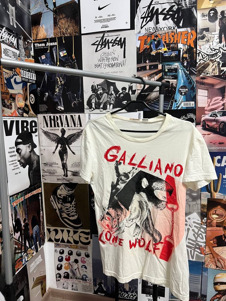 image of T-Shirt Galliano Big Logo Lone Wold Red And White, Men's (Size Large)