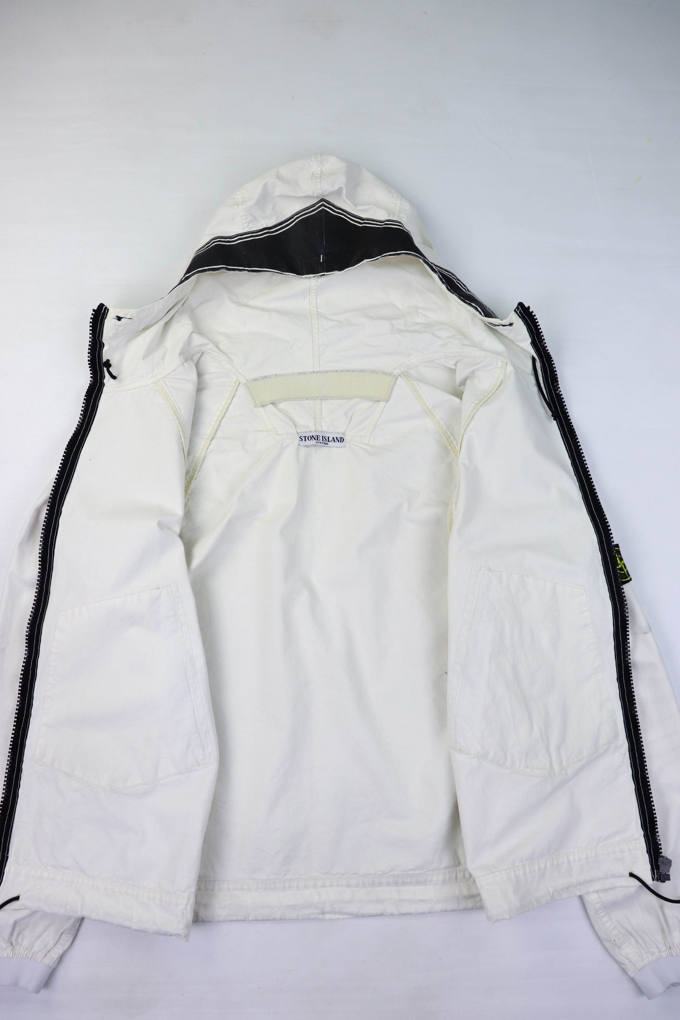 Stone Island Vintage Stone Island 06 White Laminated Cotton Hooded Jacket Size US L / EU 52-54 / 3 - 20 Thumbnail