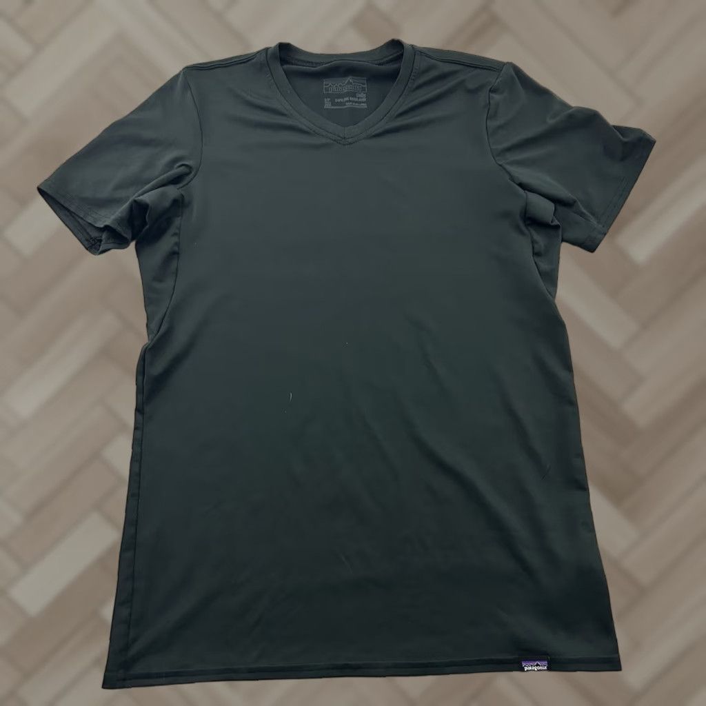 Patagonia Patagonia Baselayer T-Shirt Short Sleeve V-Neck Women's XS Black Size XS / US 0-2 / IT 36-38 - 1 Thumbnail