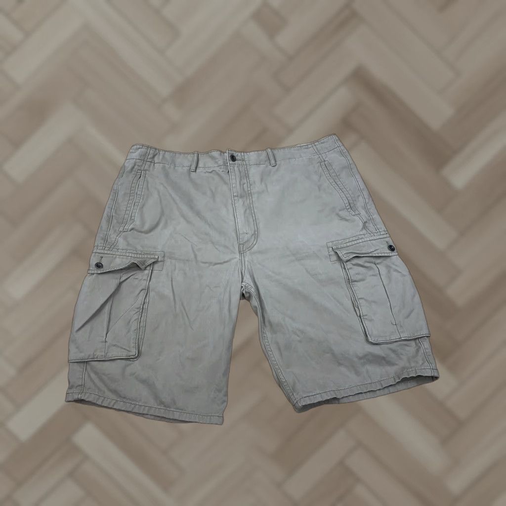 Levi's Levi's Cargo Shorts Mens 40 Beige Casual Pockets Casual Cargo Shorts 40 Beige Mens — Levi's Size US 40 / EU 56 - 1 Thumbnail