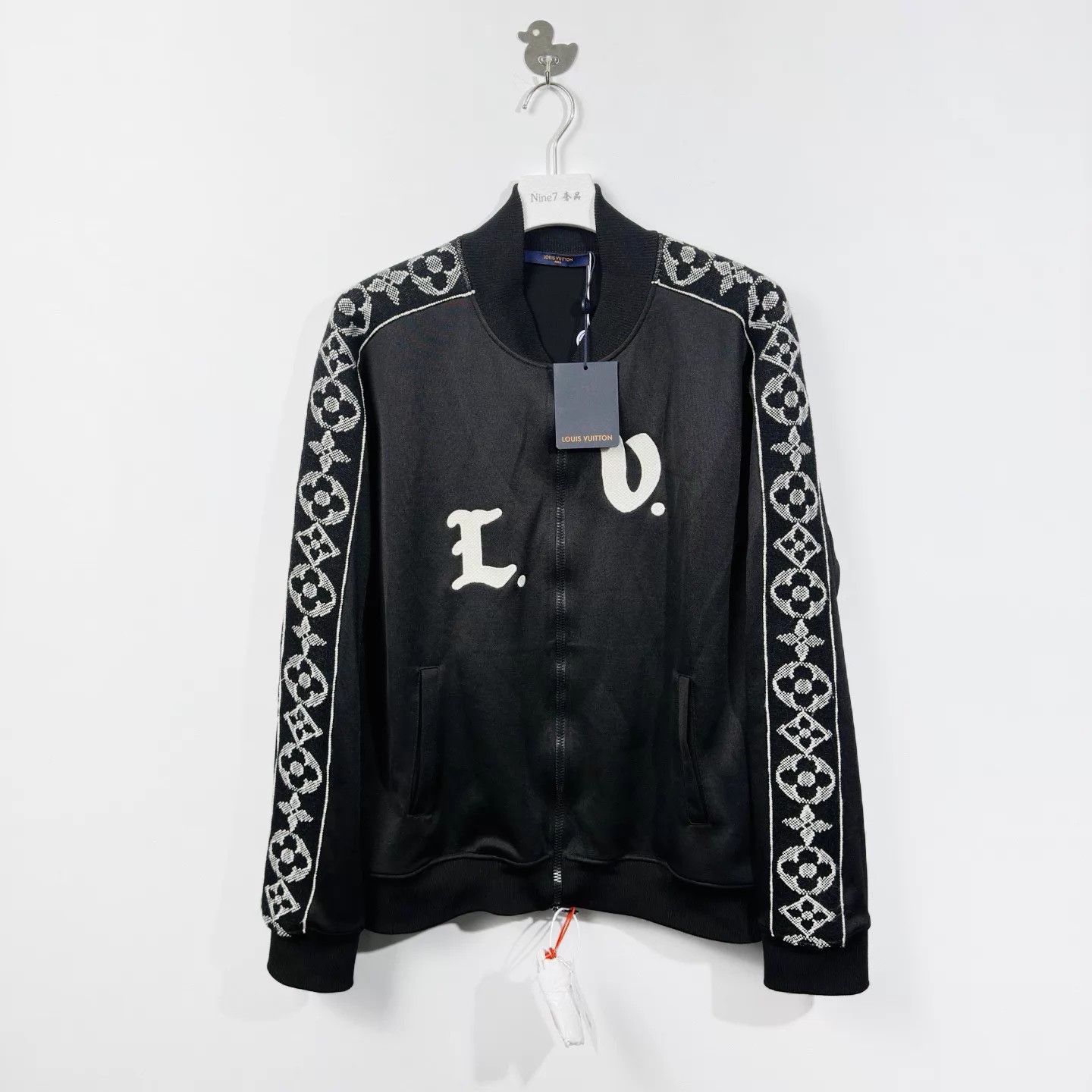 Louis Vuitton Louis Vuitton Three Flower Logo Sports Jacket Black Size US M / EU 48-50 / 2 - 1 Thumbnail