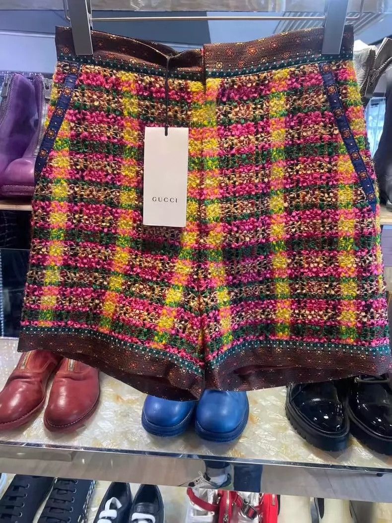 Gucci Gucci Wool shorts 2502-Nextarrow Size US 40 / EU 56 - 1 Thumbnail
