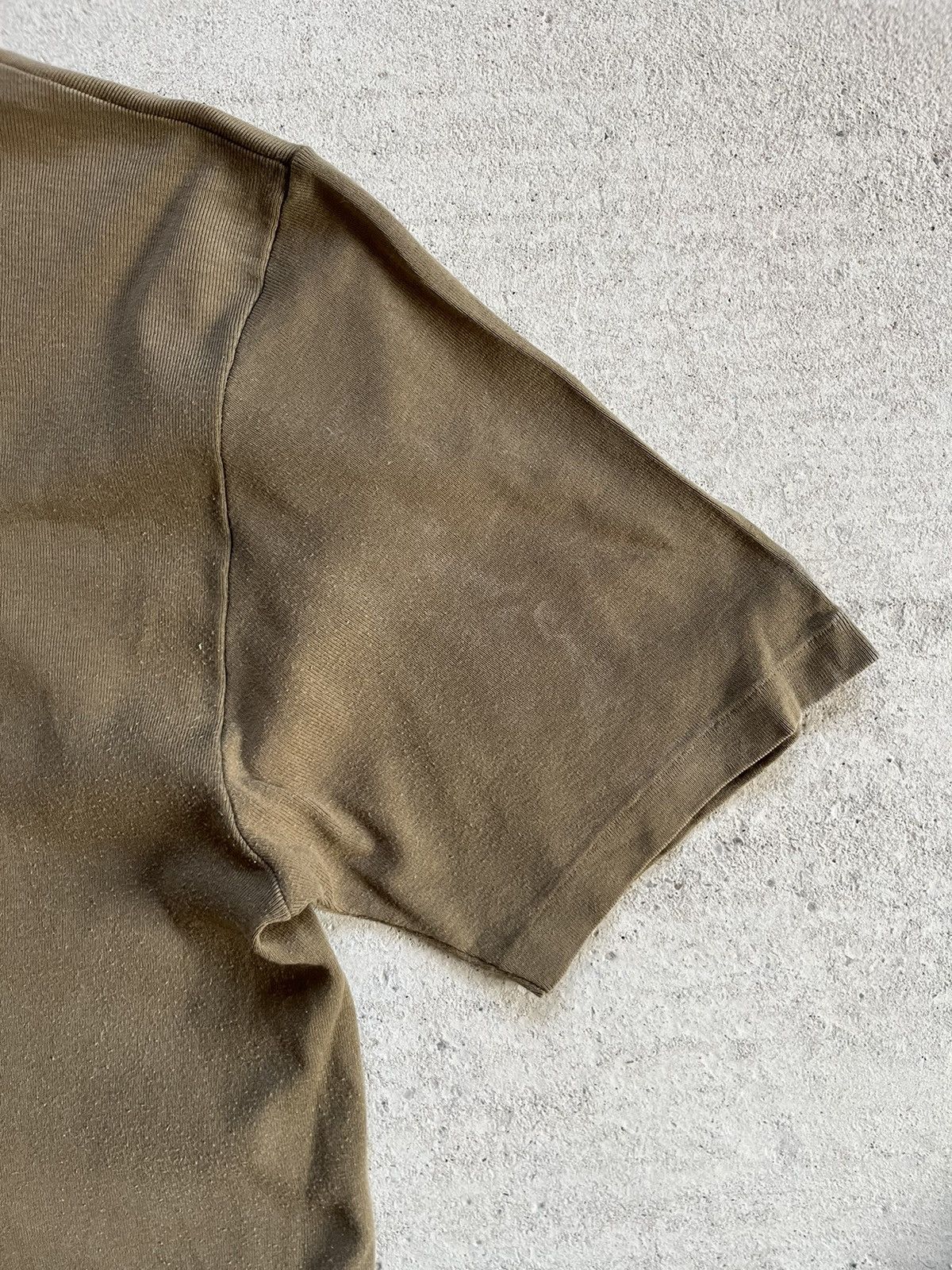 Vintage Vintage Faded Single Stitch Repaired Army Olive Tee Size US M / EU 48-50 / 2 - 3 Thumbnail