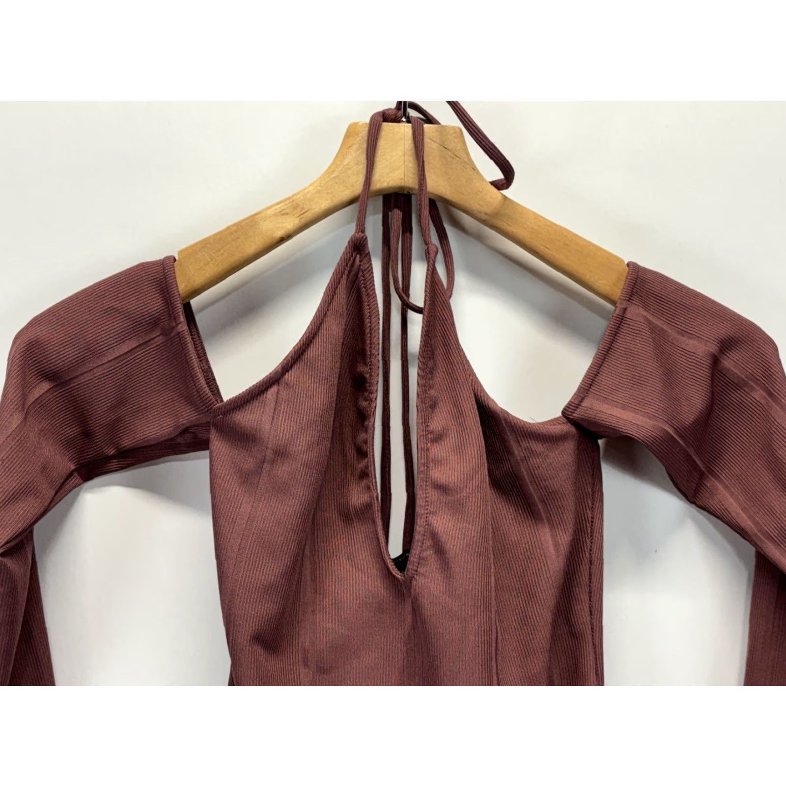 Vintage Michael Costello X Revolve Halter Bodysuit Top Sz Small Mauve Pink Women Bodysuit Casual Long Sleeve Tee Tie Neckline Regular Size Small Vintage No Size S / US 4 / IT 40 - 2 Thumbnail