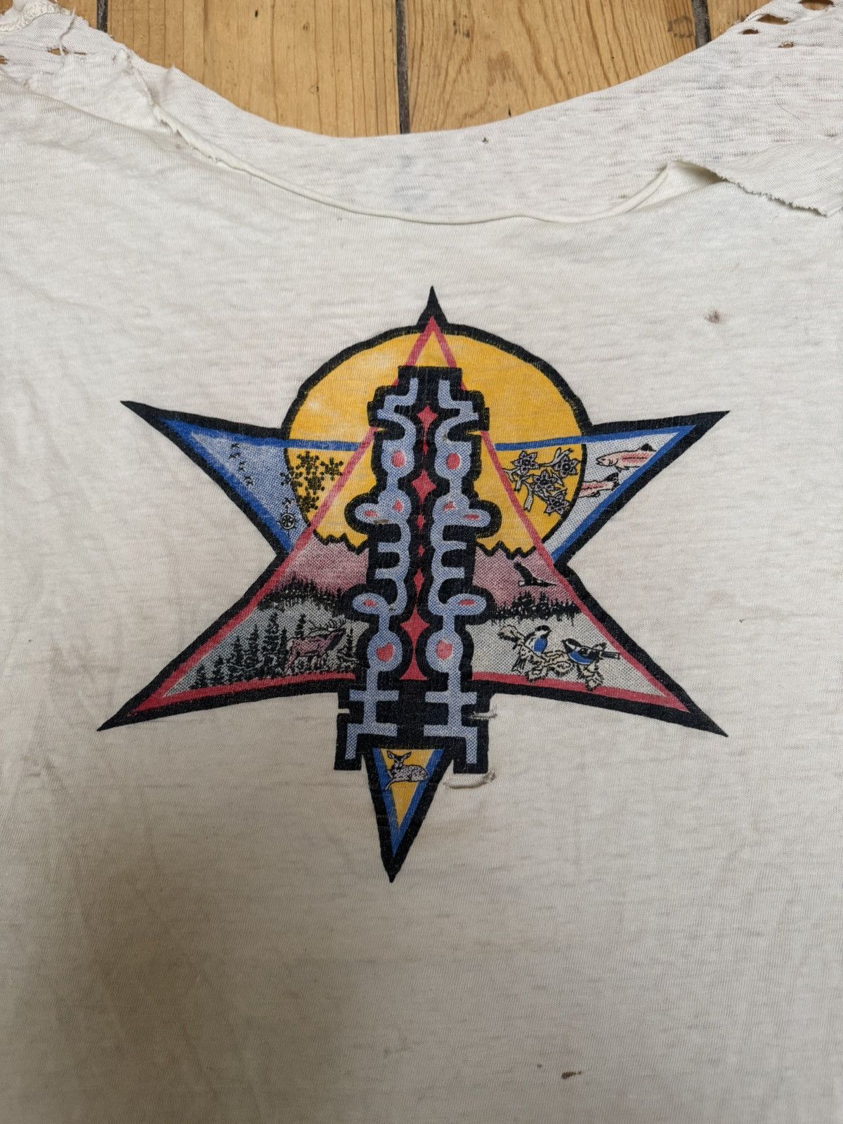 Japanese Brand × Vintage Vintage Thrashed T Shirt Size S / US 4 / IT 40 - 4 Thumbnail