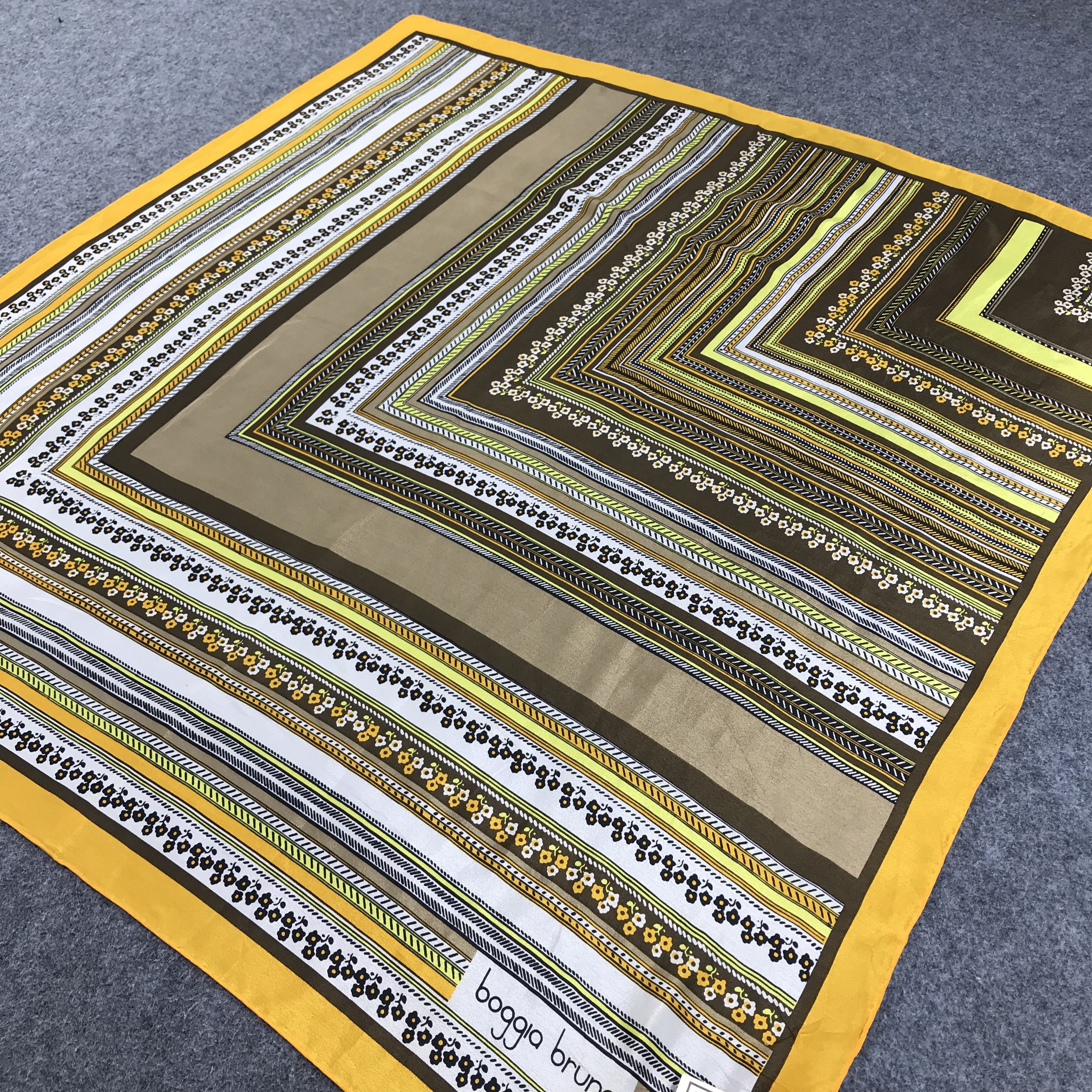 Japanese Brand Boggia Bruno Silk Scarf M130 Size ONE SIZE - 5 Thumbnail