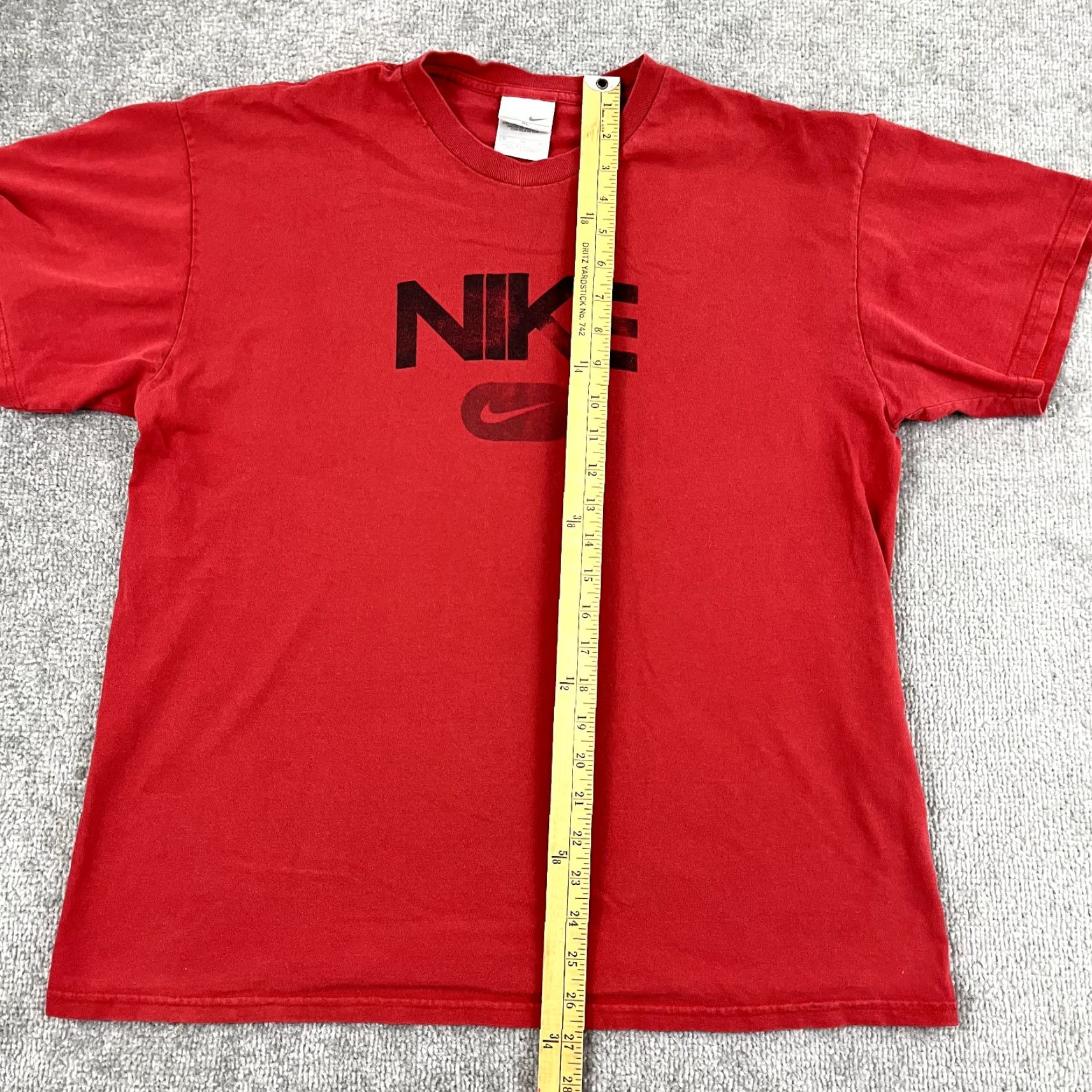 Nike VINTAGE Nike Shirt Mens XL Red Graphic Swoosh Check Tee Gray Tag Skate Retro Y2K Size US XL / EU 56 / 4 - 5 Thumbnail