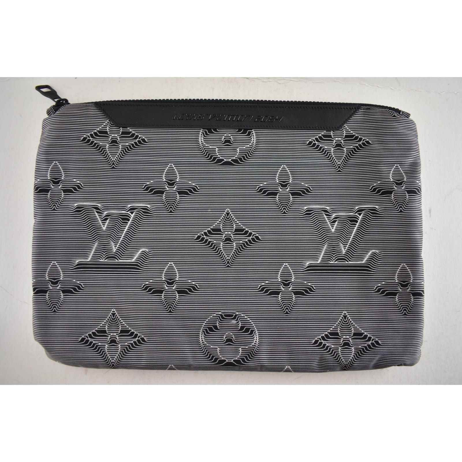 Louis Vuitton Reversible Monogram 3D Nylon LV Pouch Virgil Clutch Bag Size ONE SIZE - 2 Thumbnail