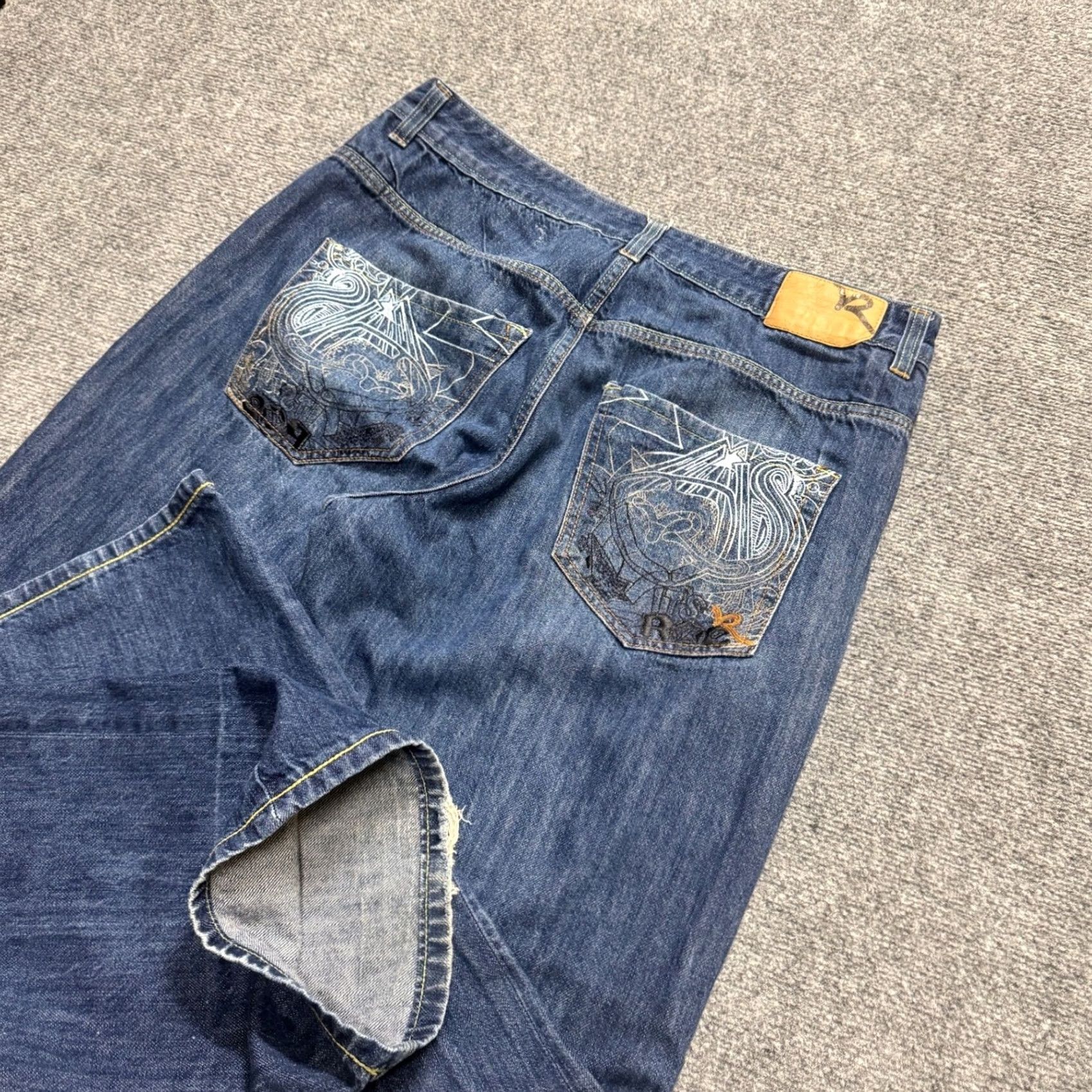 Rocawear Rocawear Jeans Wide-Leg 38x30 Distressed Light Wash Embroidered Men Size US 38 / EU 54 - 2 Thumbnail