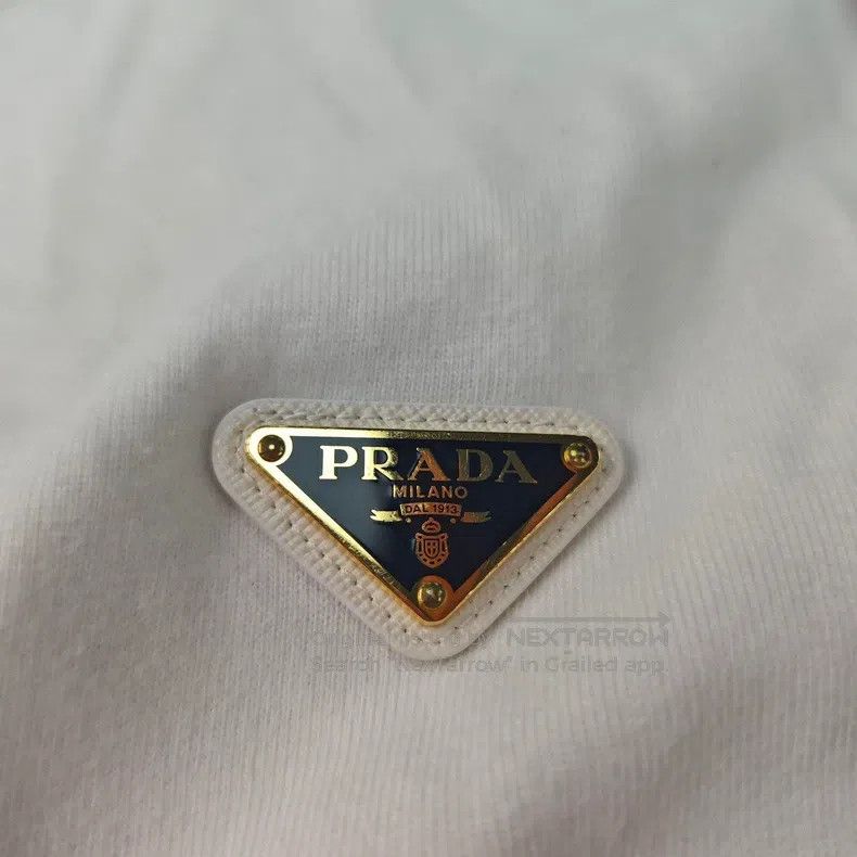 Prada Prada White metal triangle short-sleeved T-shirt Size US L / EU 52-54 / 3 - 8 Thumbnail