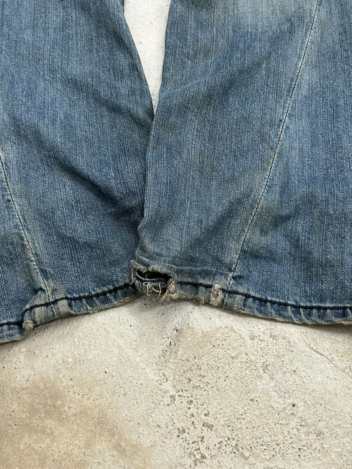Le Grande Bleu (L.G.B.) Vintage Flare Stitch’s Tailored Denim Japan Uroboro Dirty Size US 32 / EU 48 - 4 Thumbnail