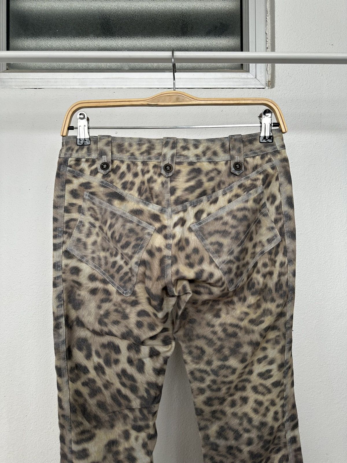 5351 POUR LES HOMMES 00's Abahouse Devinette leopard overprinted pant Size US 29 - 15 Thumbnail