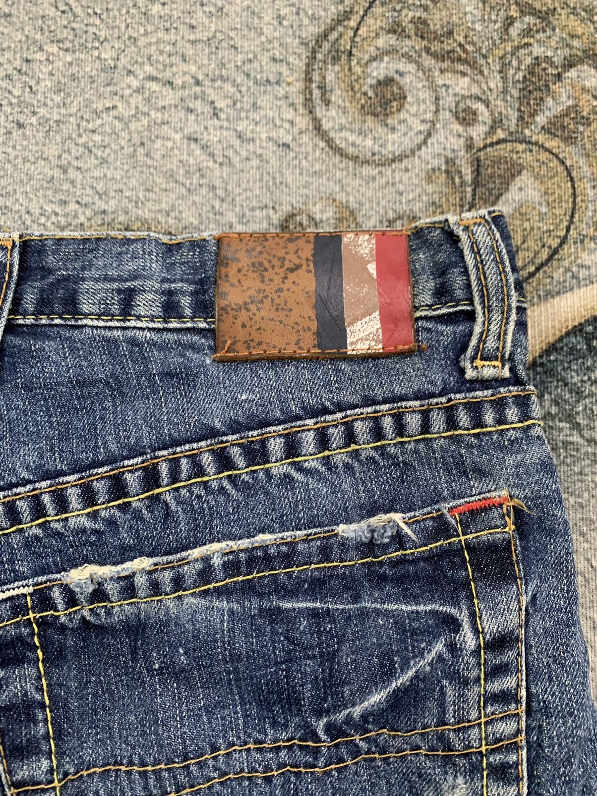 Tommy Hilfiger Distress Tommy Hilfiger Denim Pant Size US 33 - 11 Thumbnail
