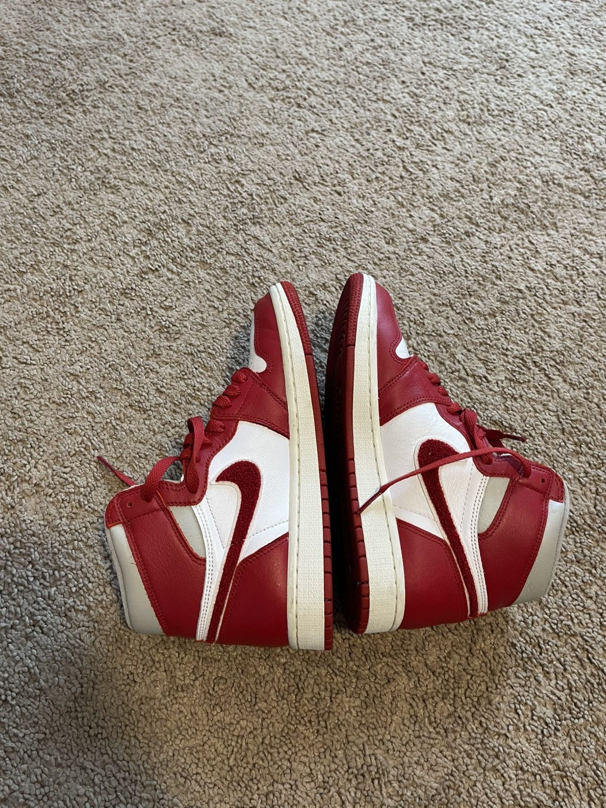 Jordan Brand Womens Jordan 1 Newstalgia Chenille Size US 8 / IT 38 - 3 Thumbnail