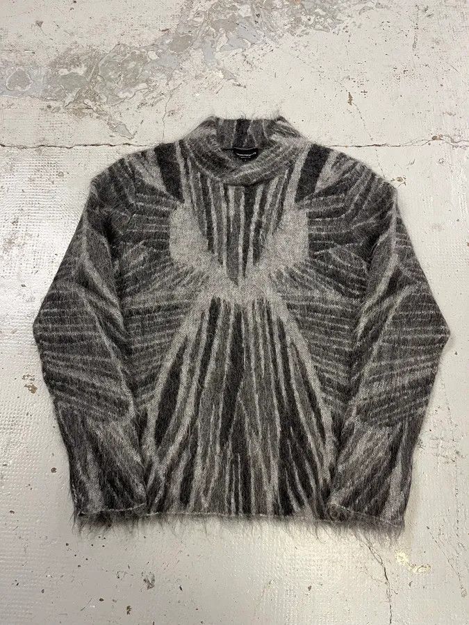 Emporio Armani AW2018 Emporio Armani Abstract Structured Grey Mohair Sweater Size US L / EU 52-54 / 3 - 1 Thumbnail
