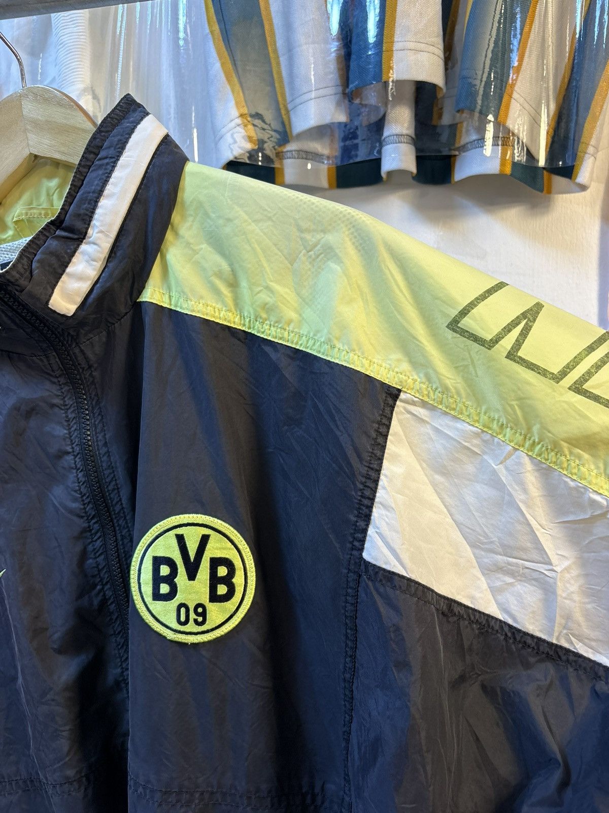 Nike Rare Vintage Borussia Dortmund Tracksuit Size US XL / EU 56 / 4 - 9 Thumbnail