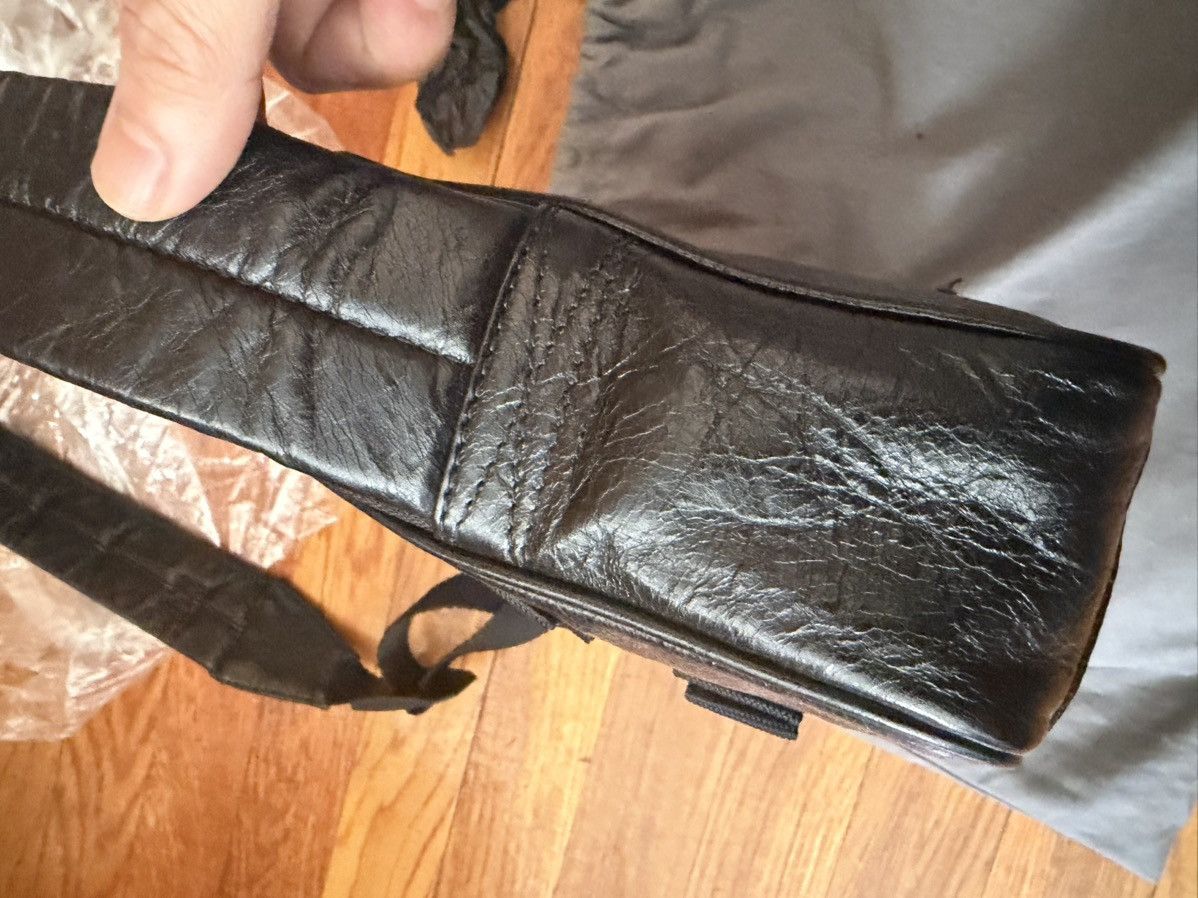 Balenciaga Balenciaga Army pouch strap bag/ messenger leather bag Size ONE SIZE - 13 Thumbnail