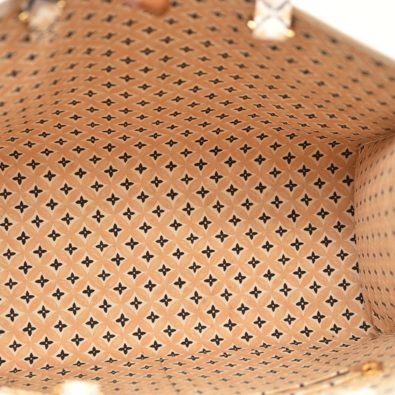 Louis Vuitton Louis Vuitton Monogram Giant By The Pool 2.0 Onthego MM Size ONE SIZE - 11 Thumbnail