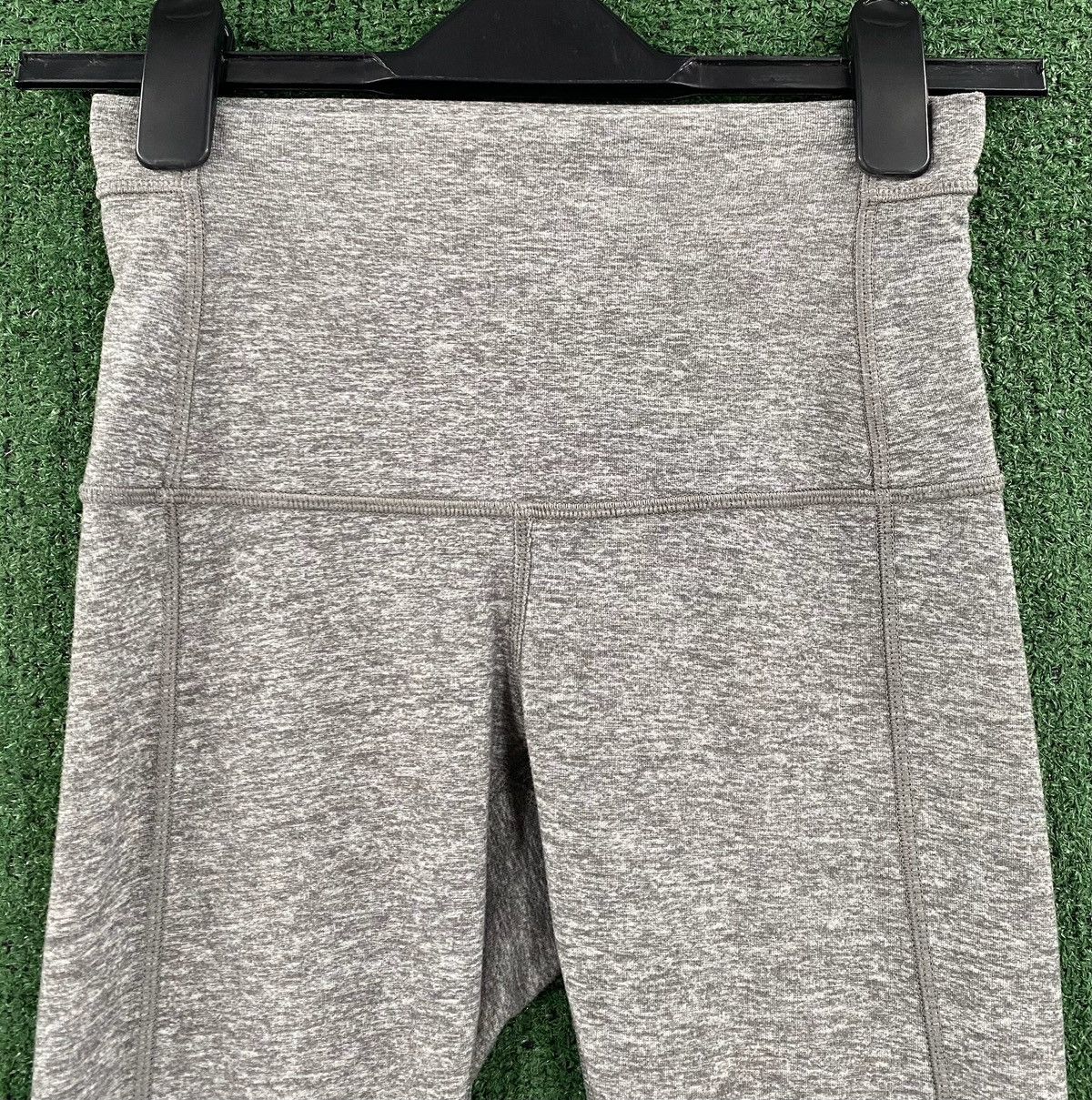 Lululemon Lululemon Pure Practice Gray Lattice Trim Leggings 4 Size 38" / US 16 / IT 52 - 3 Thumbnail
