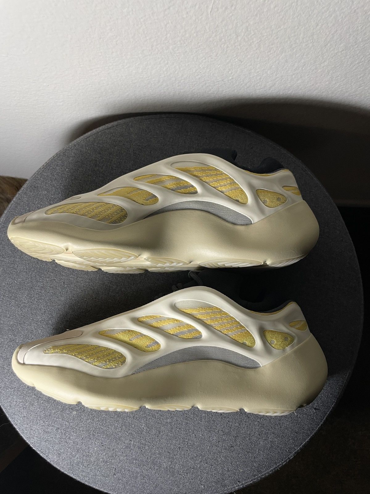 Adidas × Yeezy YEEZY 700 V3 ‘SANFFLOWER’ Size US 11.5 / EU 44-45 - 2 Thumbnail