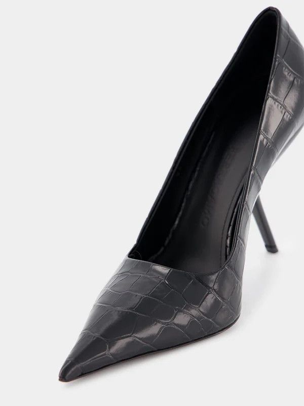 Salvatore Ferragamo o1s1rm0924 Eva Leather Pumps in Black Size US 7.5 / IT 37.5 - 7 Thumbnail