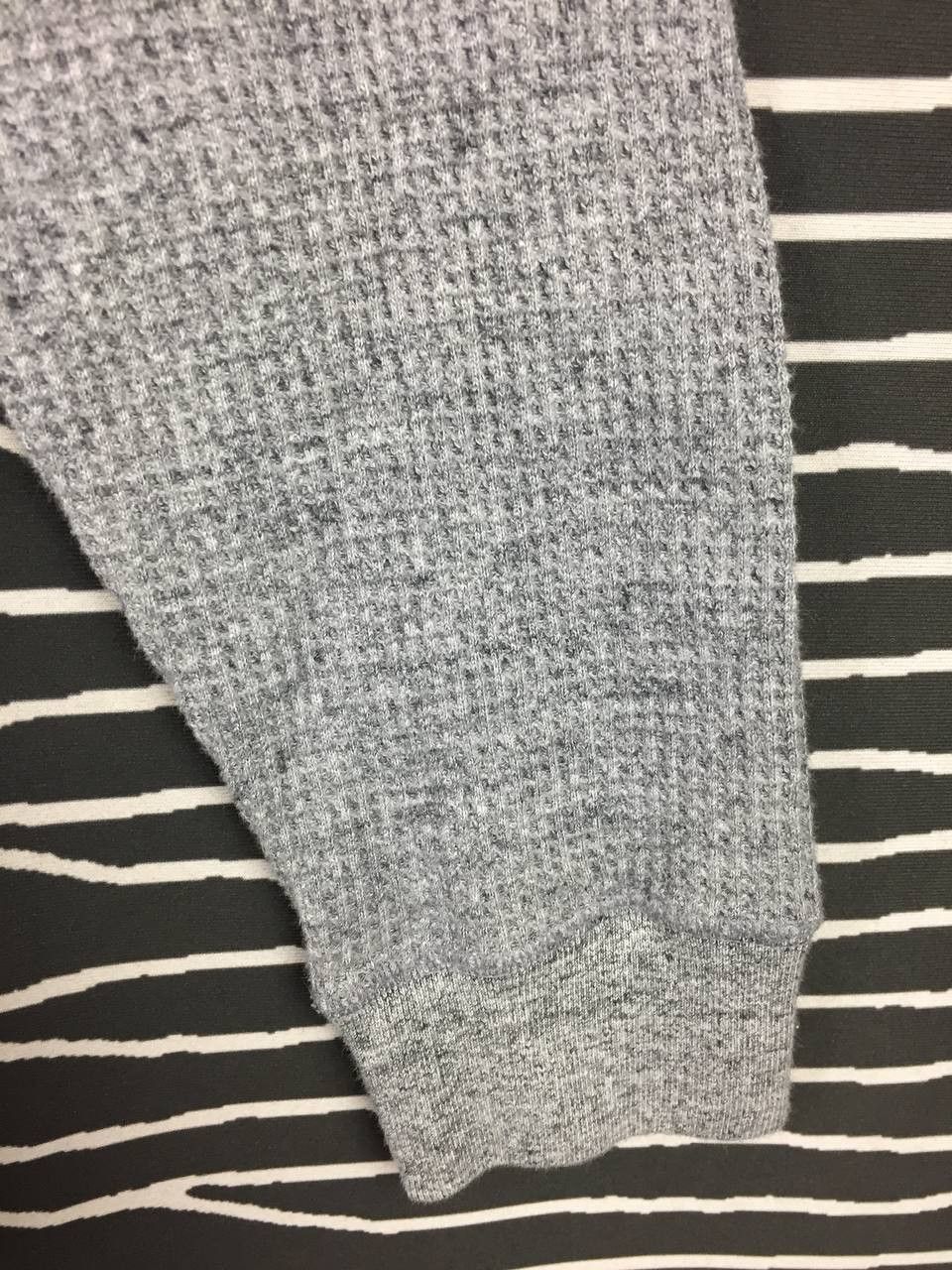 Uniqlo Uniqlo Casual Waffle knit Crew Neck Long Sleeve Tee Size S Size US S / EU 44-46 / 1 - 4 Thumbnail