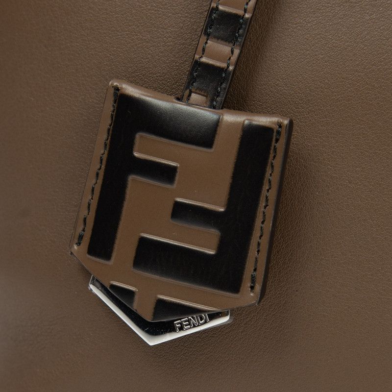 Fendi o1s1wg110426 Size:OS/By The way Medium in Brown Size ONE SIZE - 4 Thumbnail