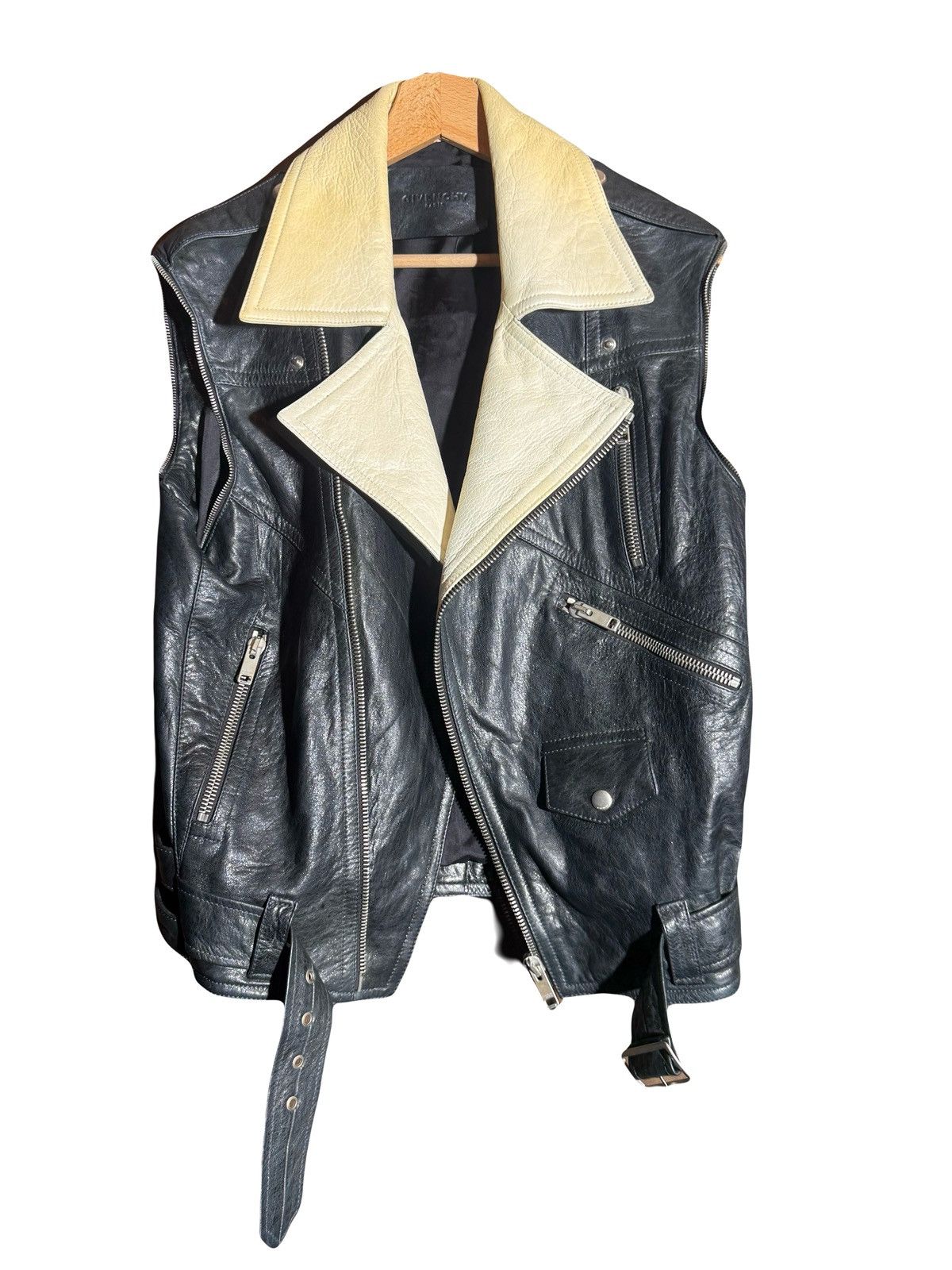 Givenchy givenchy ss18 runway sleeveless leather biker jacket Size US S / EU 44-46 / 1 - 1 Thumbnail