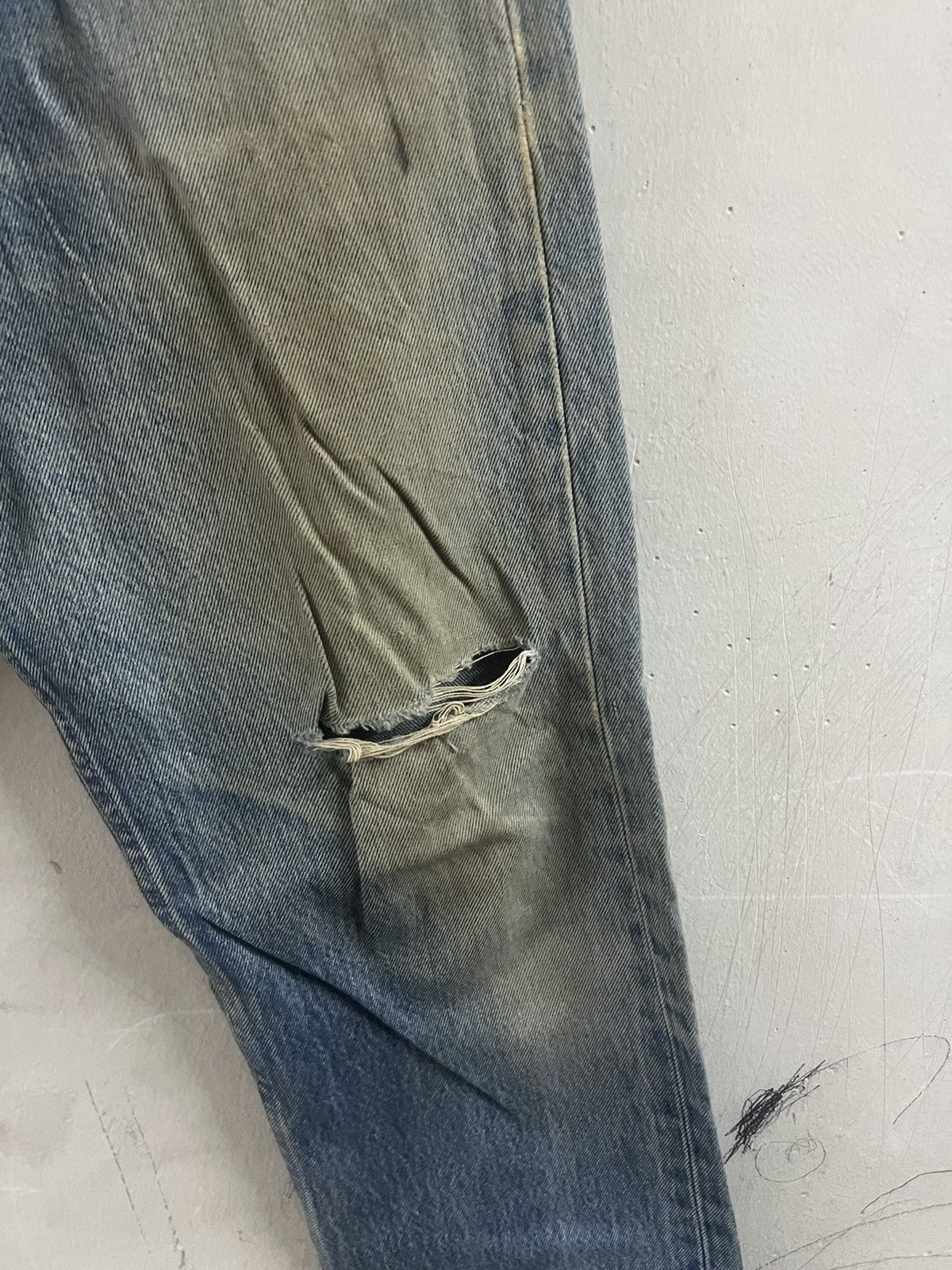 Japanese Brand THRASHED🔥VINTAGE LEVIS 501 KURT COBAIN DISTRESSED DENIM PANT Size US 35 - 7 Thumbnail
