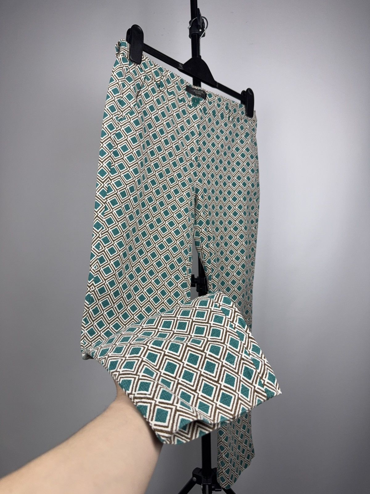 Weekend Max Mara Luxury Weekend Max Mara Geometric Capri Pants W30 Designer Size 30" / US 8 / IT 44 - 5 Thumbnail