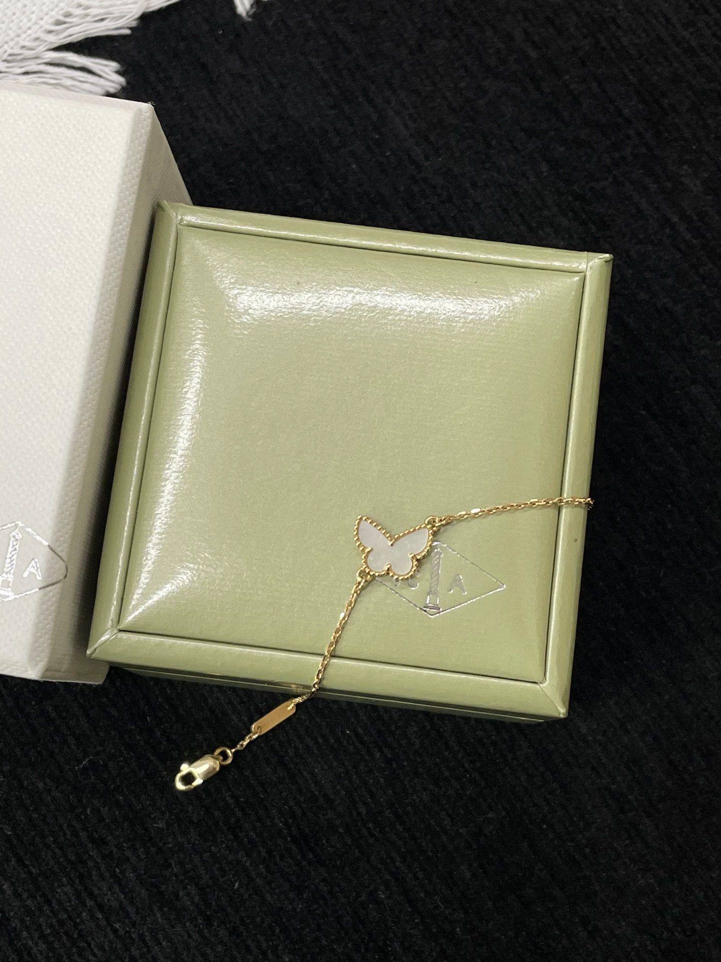 Van Cleef & Arpels VCA MOP Butterfly Bracelet w/ box, card 2012 JB Size ONE SIZE - 2 Thumbnail