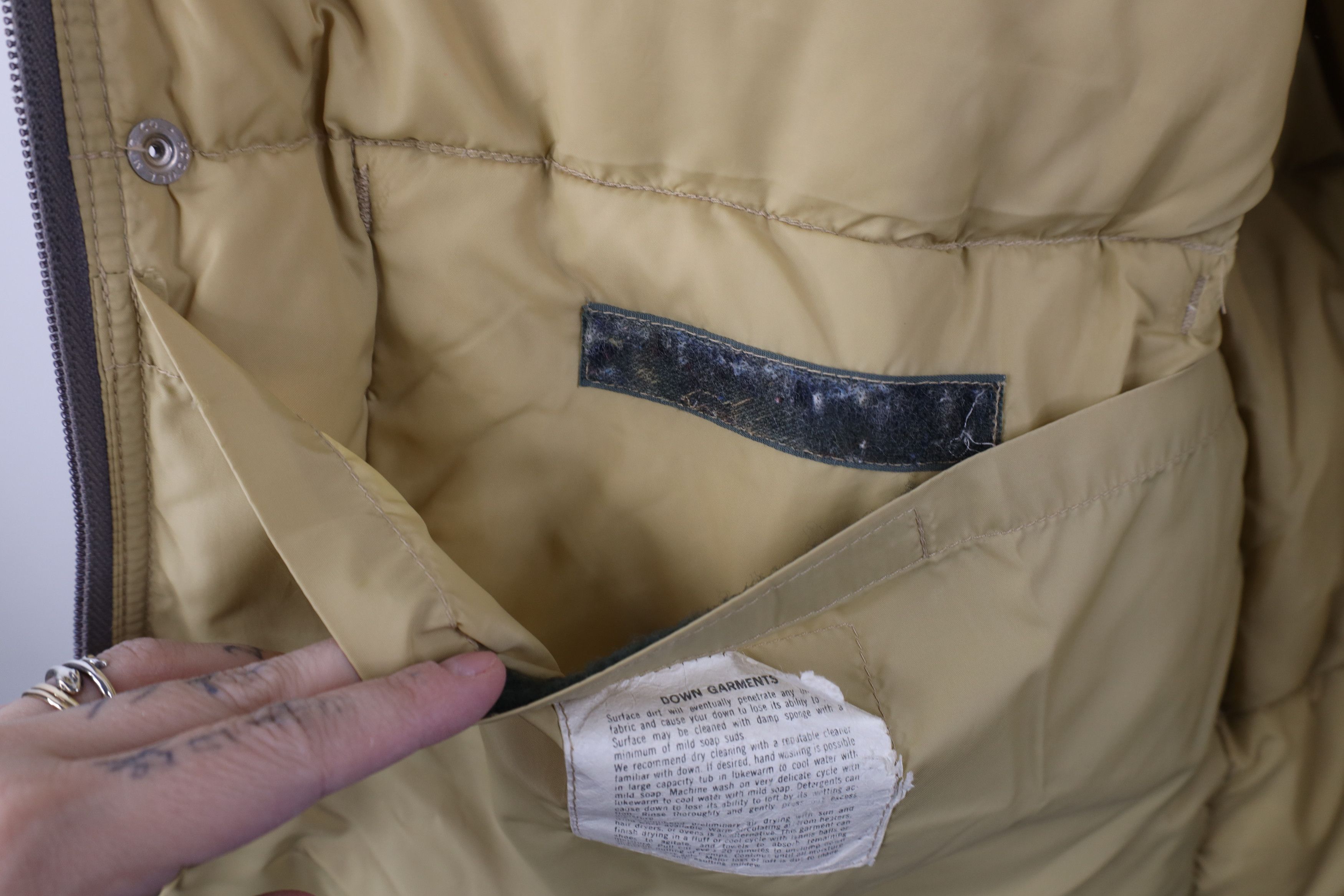 Vintage Vintage 70s Streetwear Duck Down Puffer Jacket Beige USA Size US M / EU 48-50 / 2 - 12 Thumbnail
