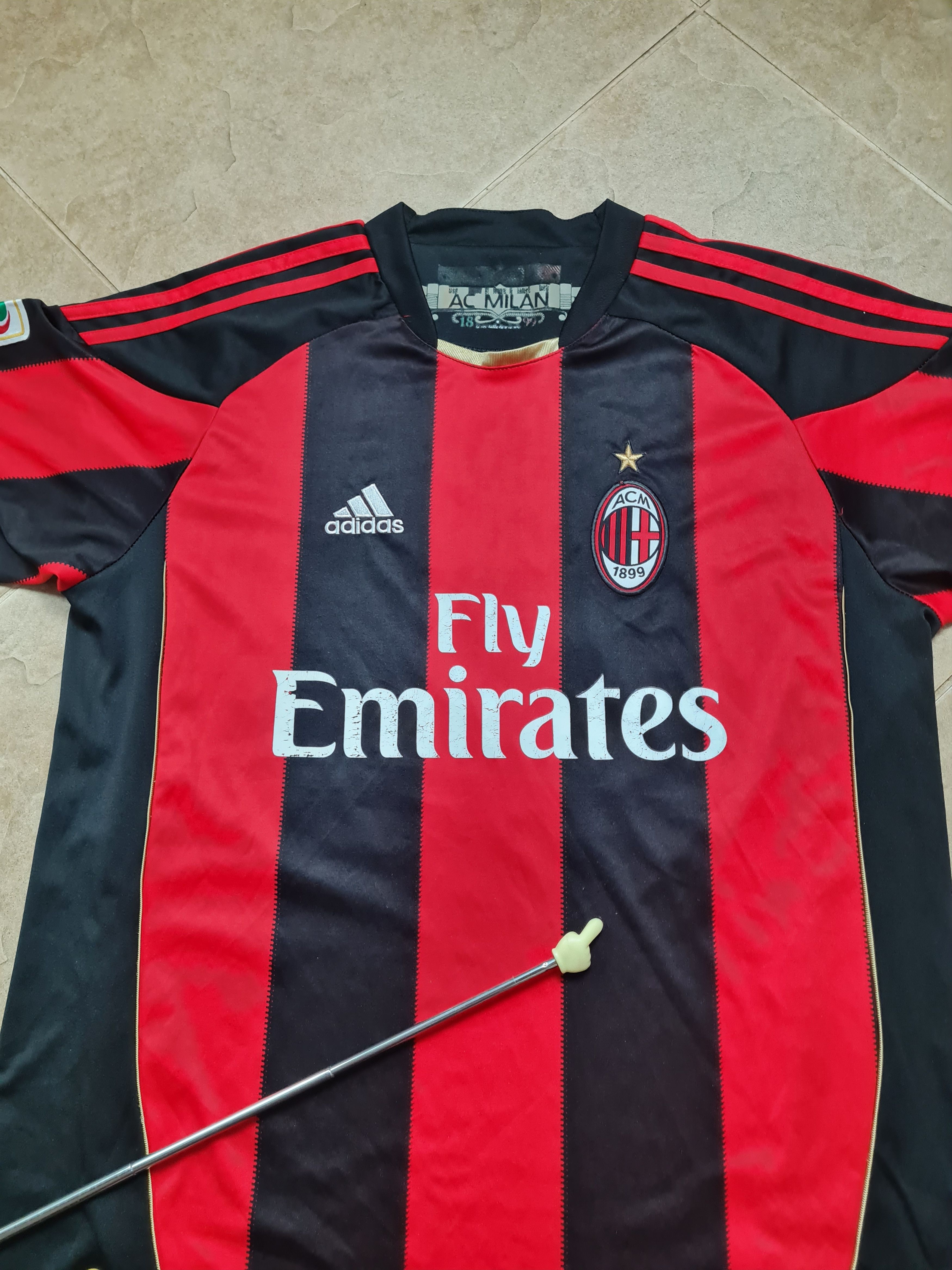 Other AC Milan 2008-2010 Home Jersey Ronaldinho #80 Retro Football Size US M / EU 48-50 / 2 - 8 Thumbnail
