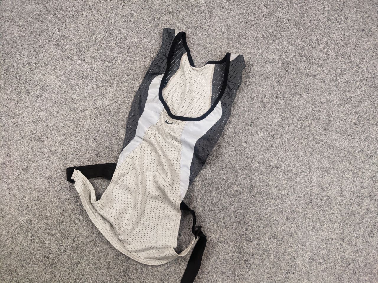 Nike Vintage Nike Running Vest Gray tones Reflective Y2K Style Size US M / EU 48-50 / 2 - 3 Thumbnail