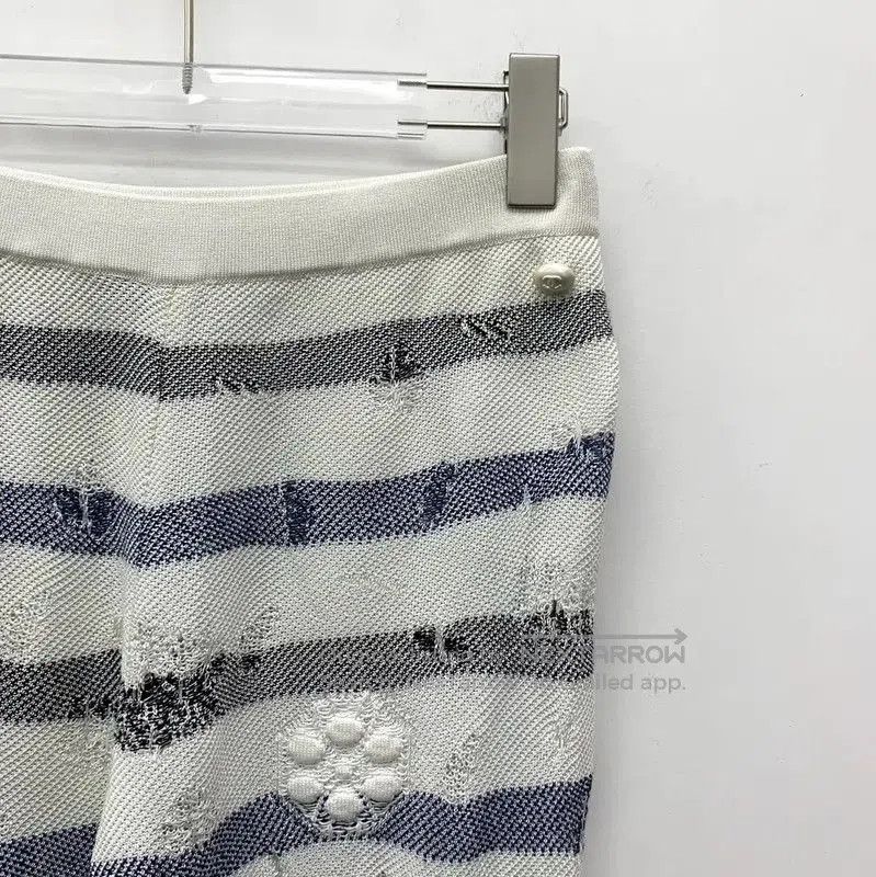 Chanel Chanel Striped Casual Pants in Size S . Size 23" - 3 Thumbnail