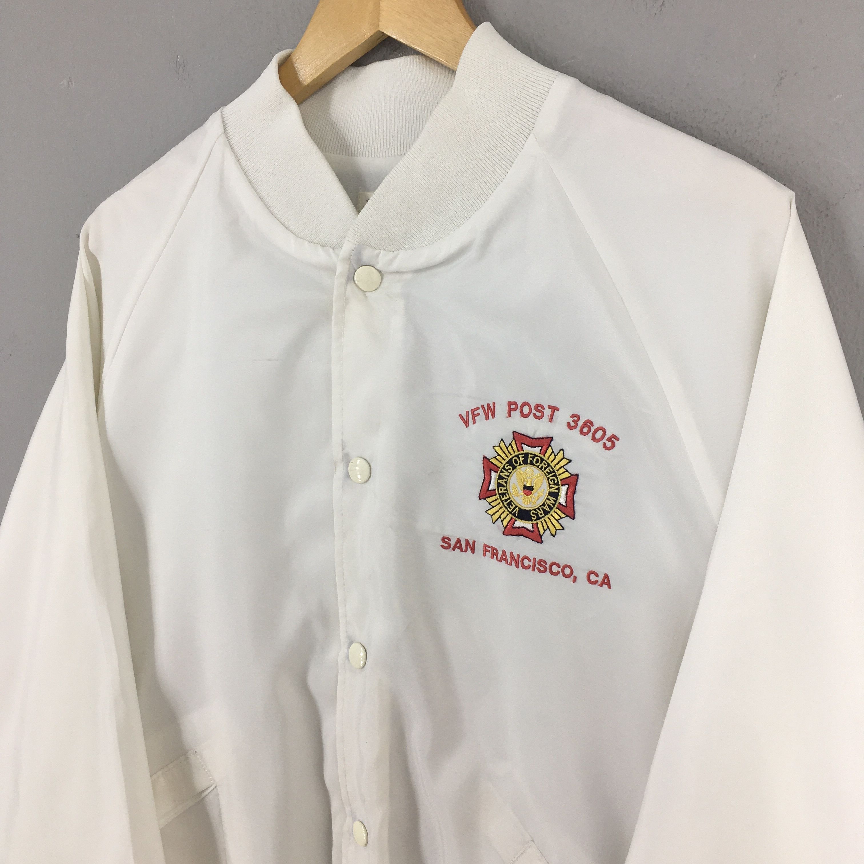 Vintage Vintage 80s King Louie Eagles Satin Varsity Jacket XLarge Size US XL / EU 56 / 4 - 5 Thumbnail