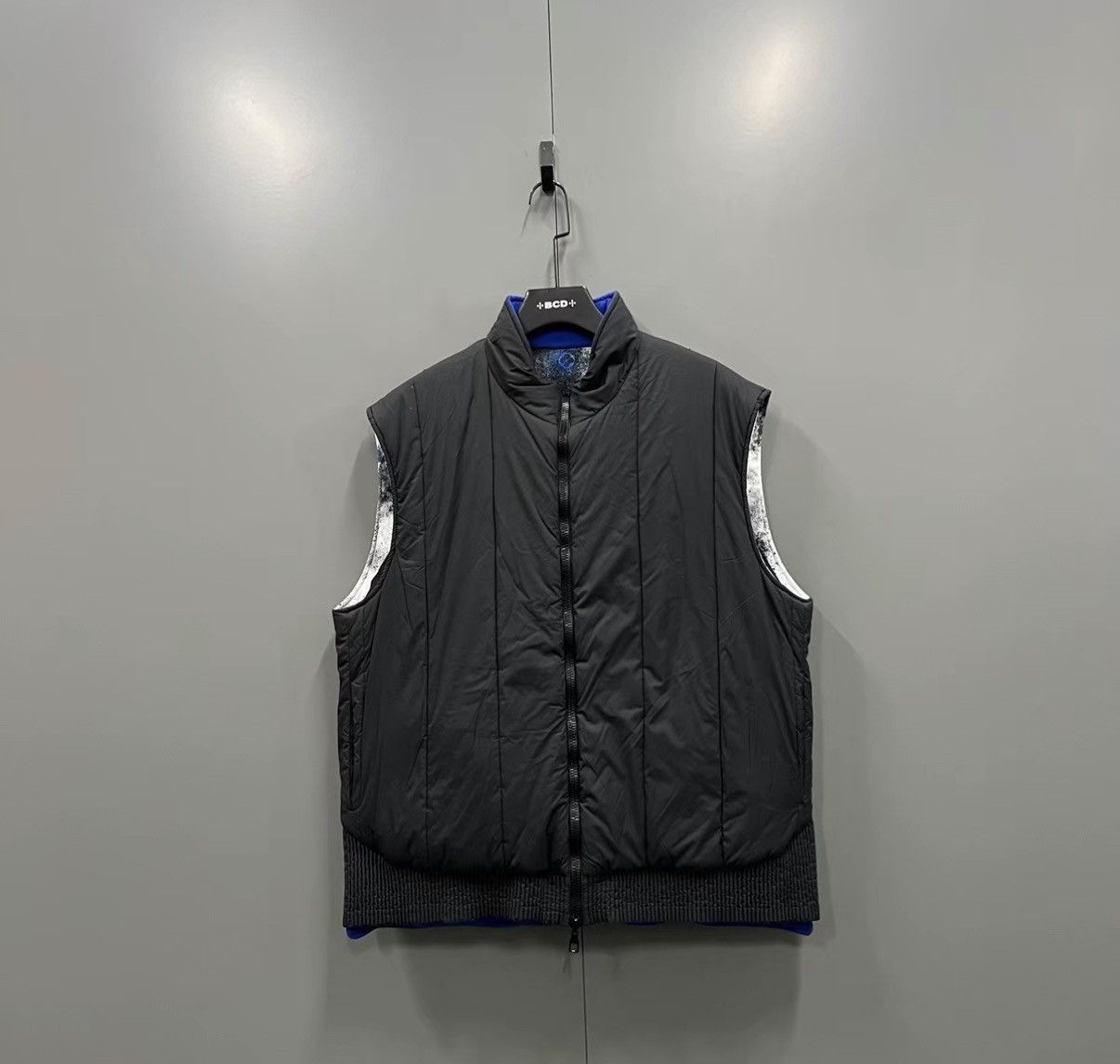 Louis Vuitton Louis Vuitton Reversible Star Print Down Gilet J41 Size US XL / EU 56 / 4 - 3 Thumbnail
