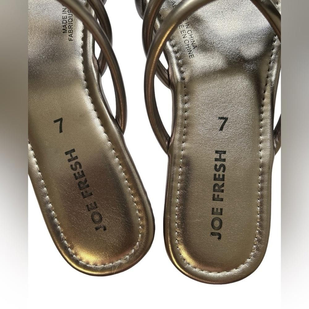 Joe Freshgoods Joe Fresh Silver summer chic flats Size 7 Size US 7 / IT 37 - 2 Thumbnail