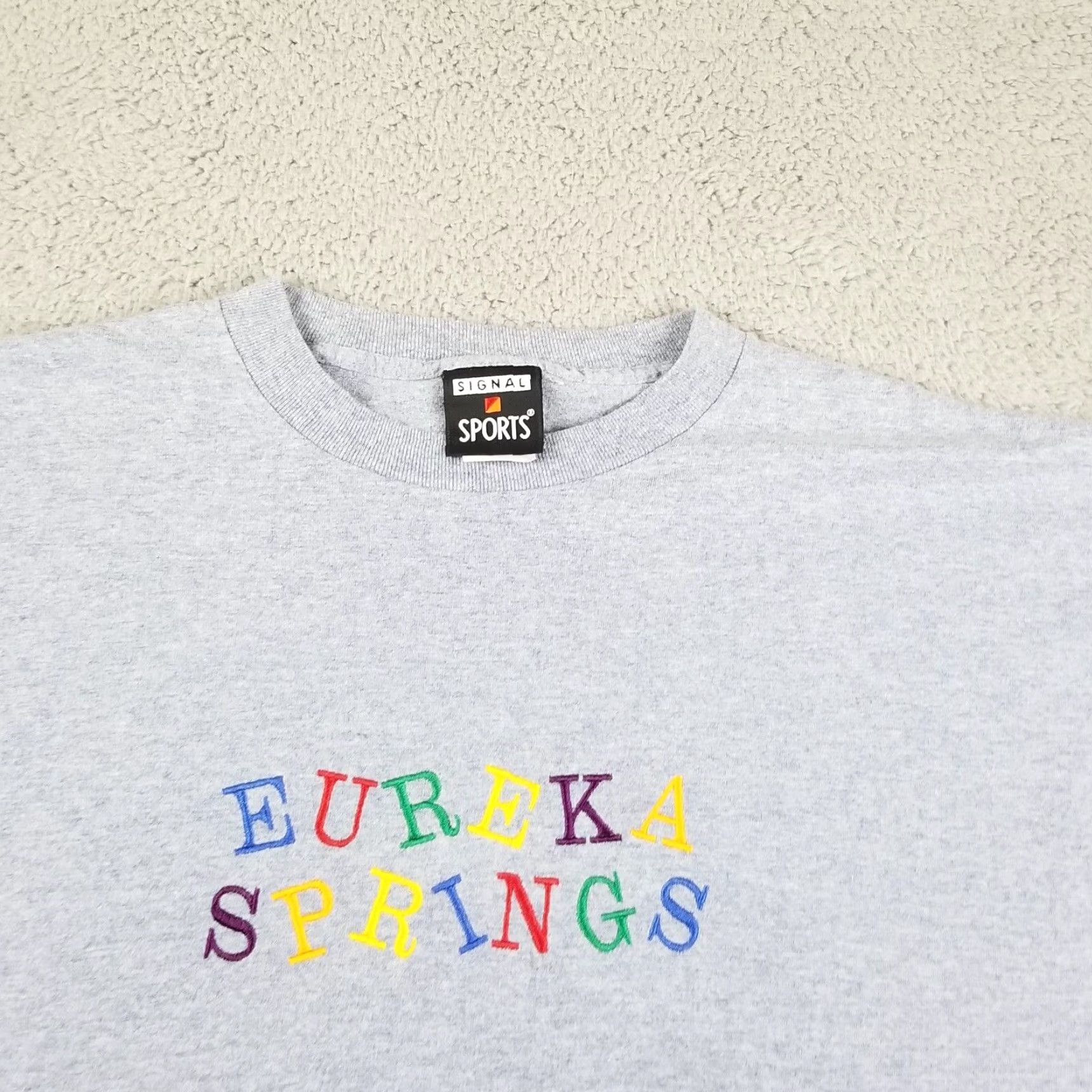 Vintage Vintage Signal Sports 90s T-Shirt Men XXL Gray Embroidered Short Sleeve Crew Neck Spring Summer Arkansas Size US XXL / EU 58 / 5 - 2 Thumbnail