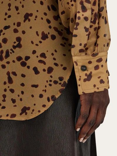 Salvatore Ferragamo o1s1rm0426 Georgette Shirt in Brown Size M / US 6-8 / IT 42-44 - 6 Thumbnail