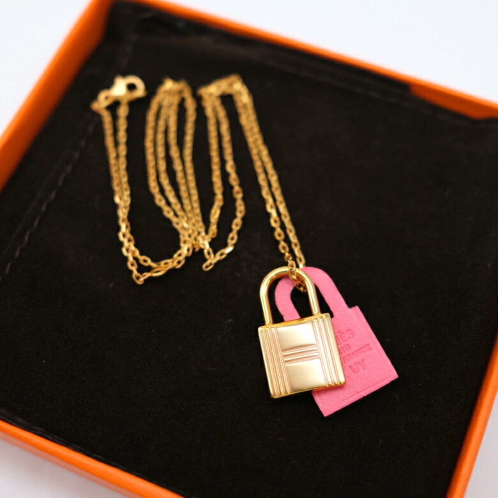 image of Hermes O'kelly Necklace Padlock Motif Pink Pendant in Gold, Women's