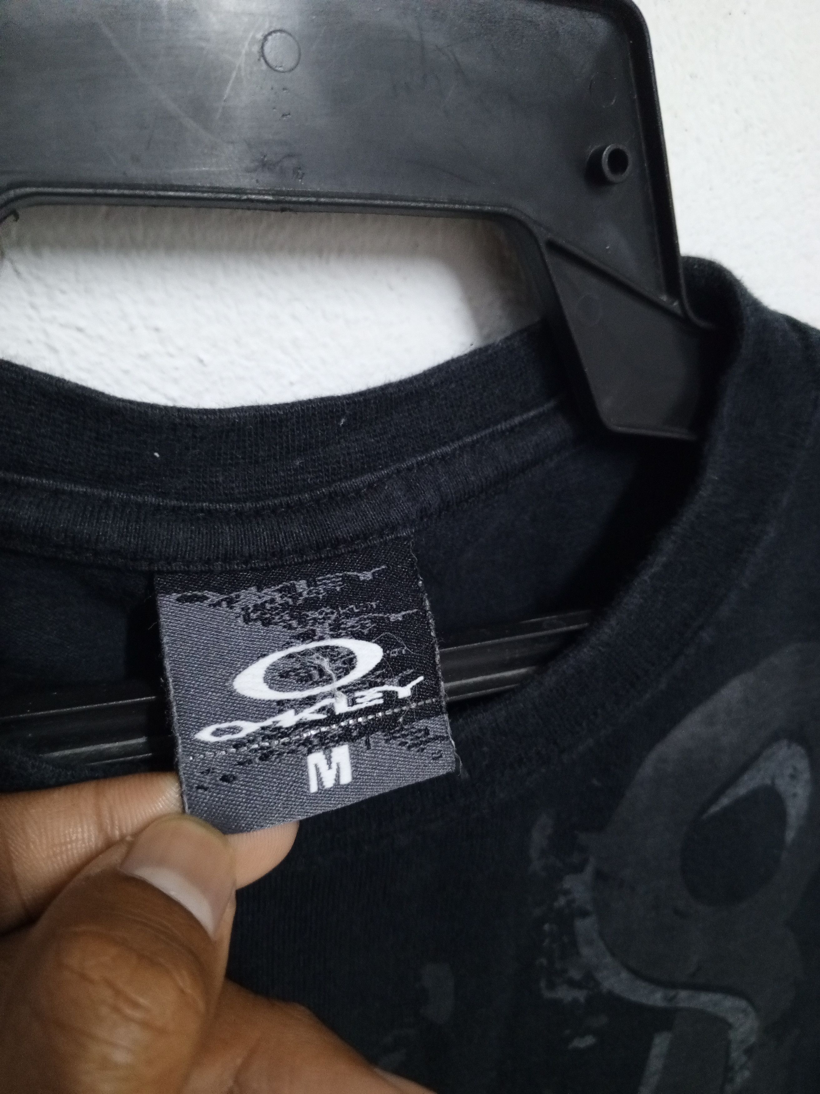 Oakley { vtg Oakley rare } black tshirt Size US L / EU 52-54 / 3 - 9 Thumbnail