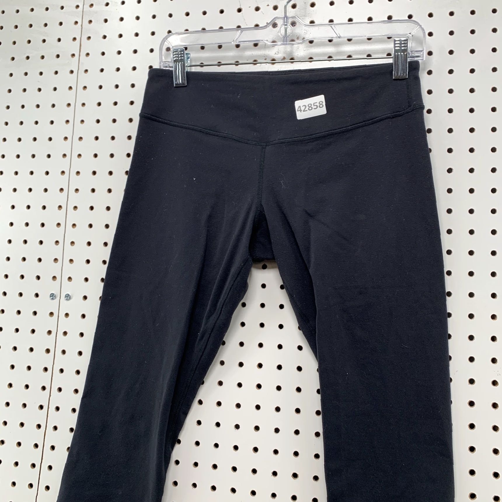 Lululemon Lululemon Black Cropped Leggings Women's Size 8 Active Yoga Athleisure Size 30" / US 8 / IT 44 - 6 Thumbnail