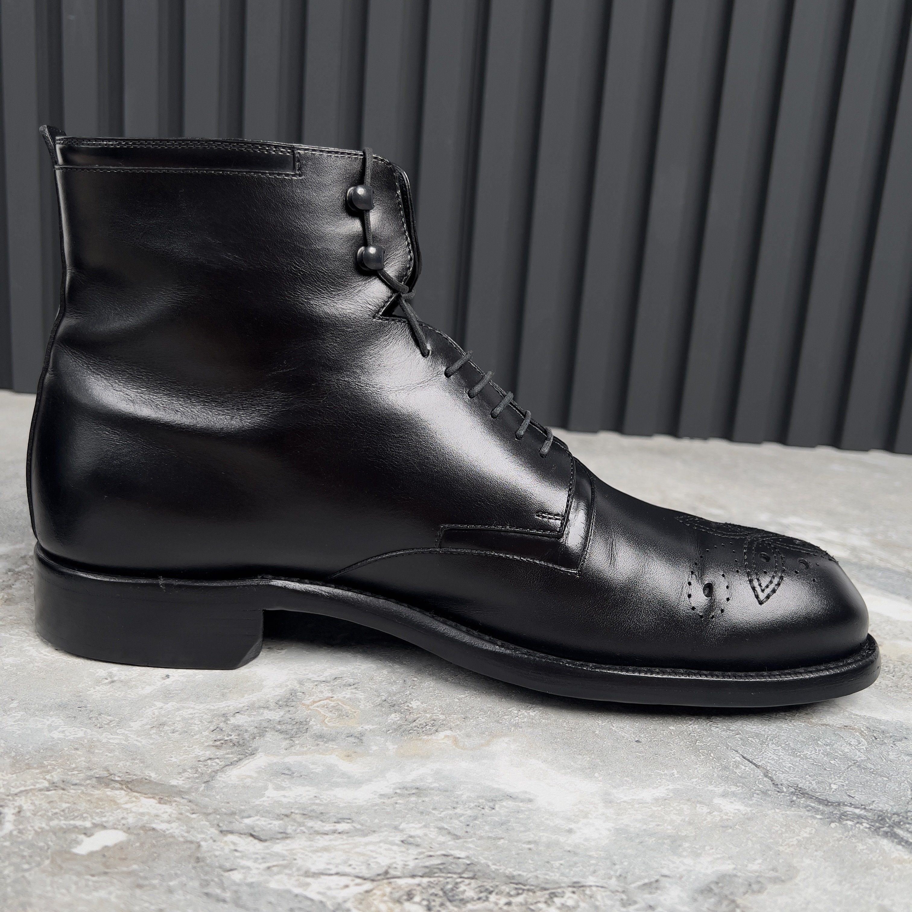 Louis Vuitton Louis Vuitton Combat Perforated Ankle Boots Leather Size US 8 / EU 41 - 8 Thumbnail
