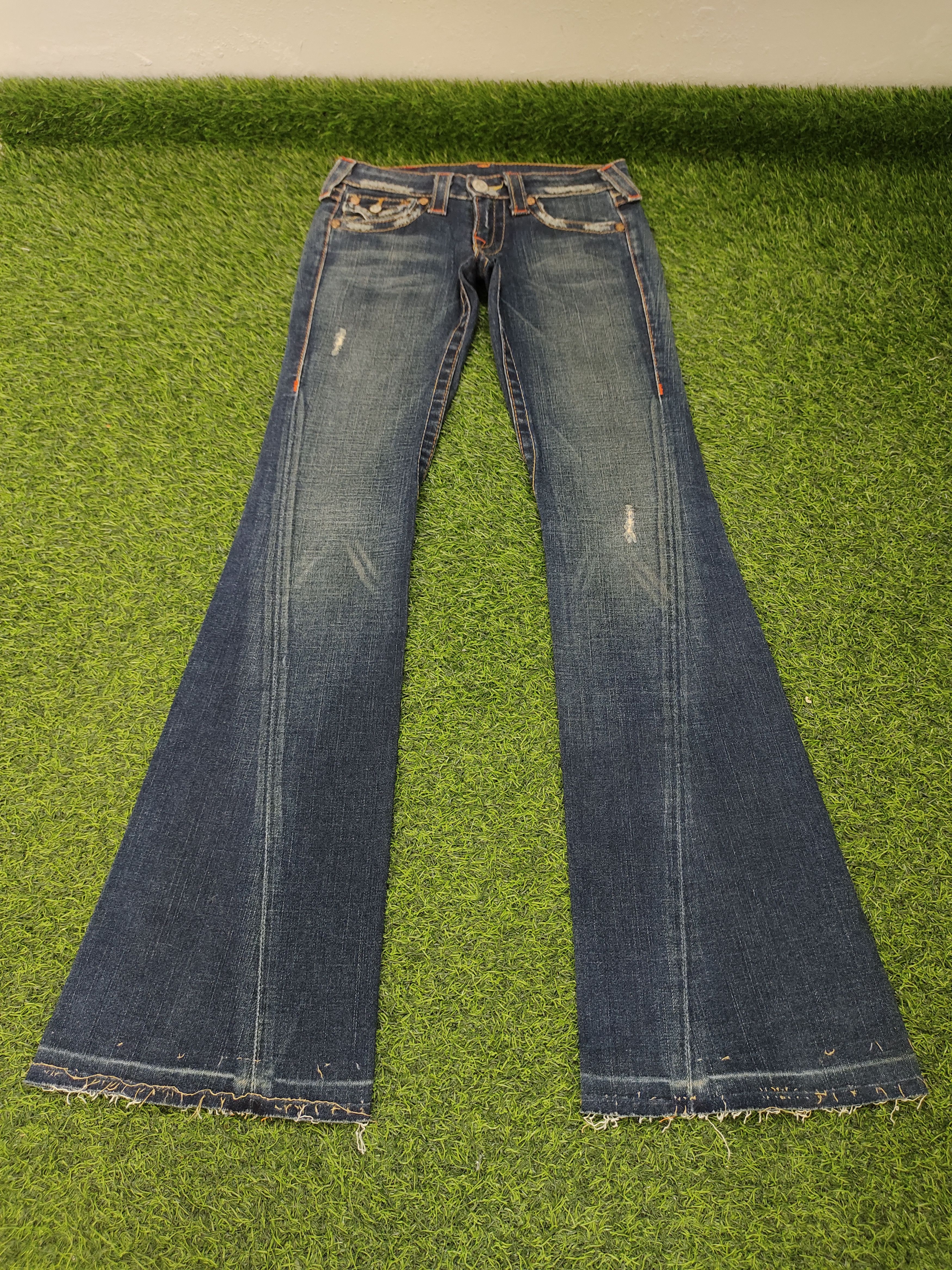 True Religion Flare Jeans True Religion Distress Low Rise Denim Bootcut Size 26" / US 2 / IT 38 - 4 Thumbnail