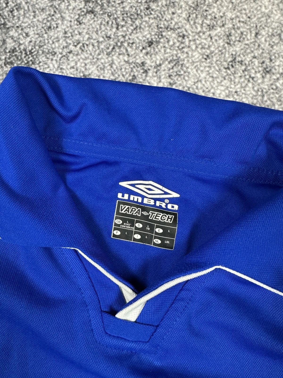 Umbro Vintage Umbro Chelsea Soccer Jersey Streetwear L Rare Casual Size US L / EU 52-54 / 3 - 4 Thumbnail
