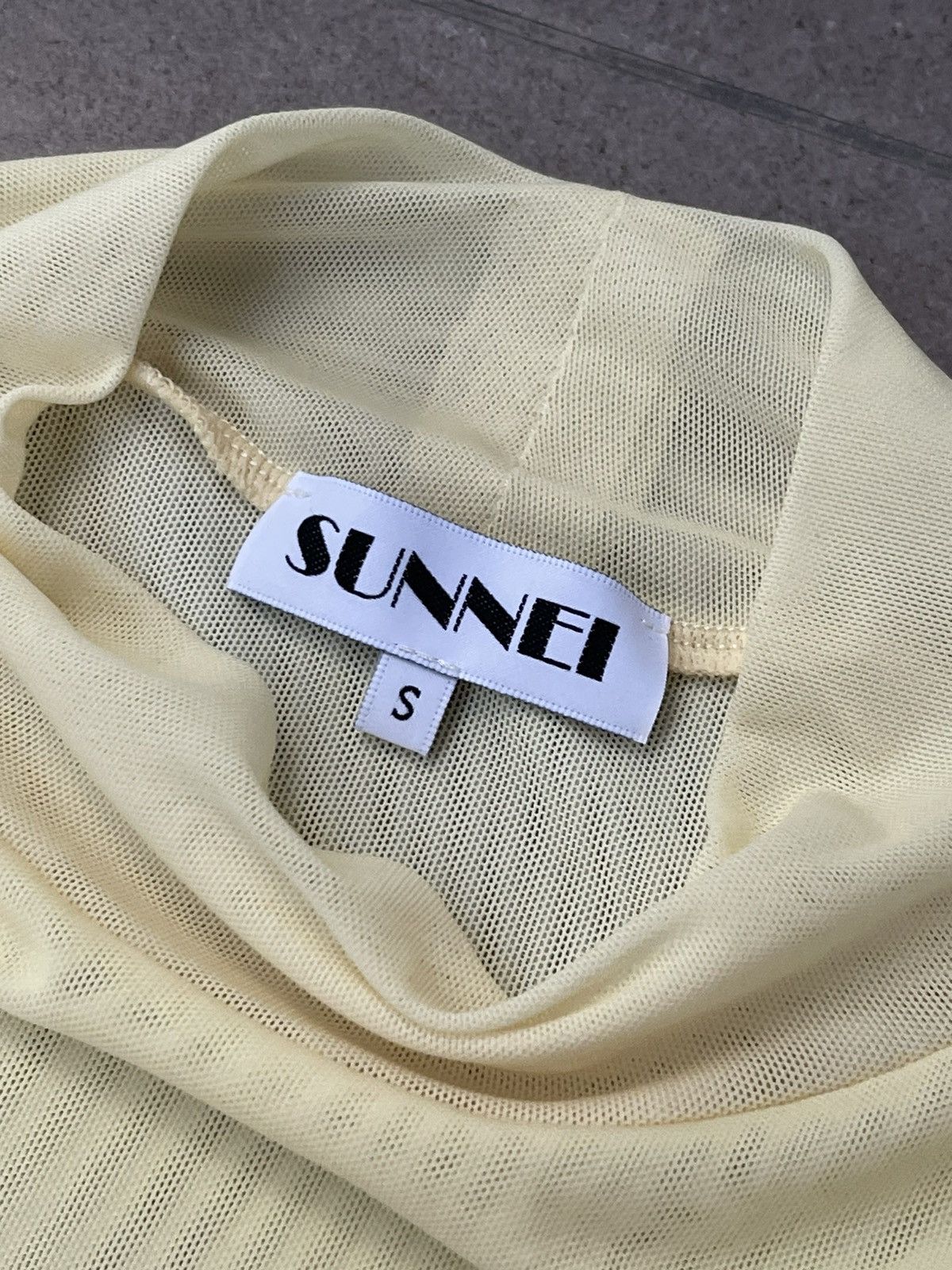 Sunnei !DS! SS23 Sunnei Heart And Hands Mesh Yellow Turtleneck Size US S / EU 44-46 / 1 - 13 Thumbnail