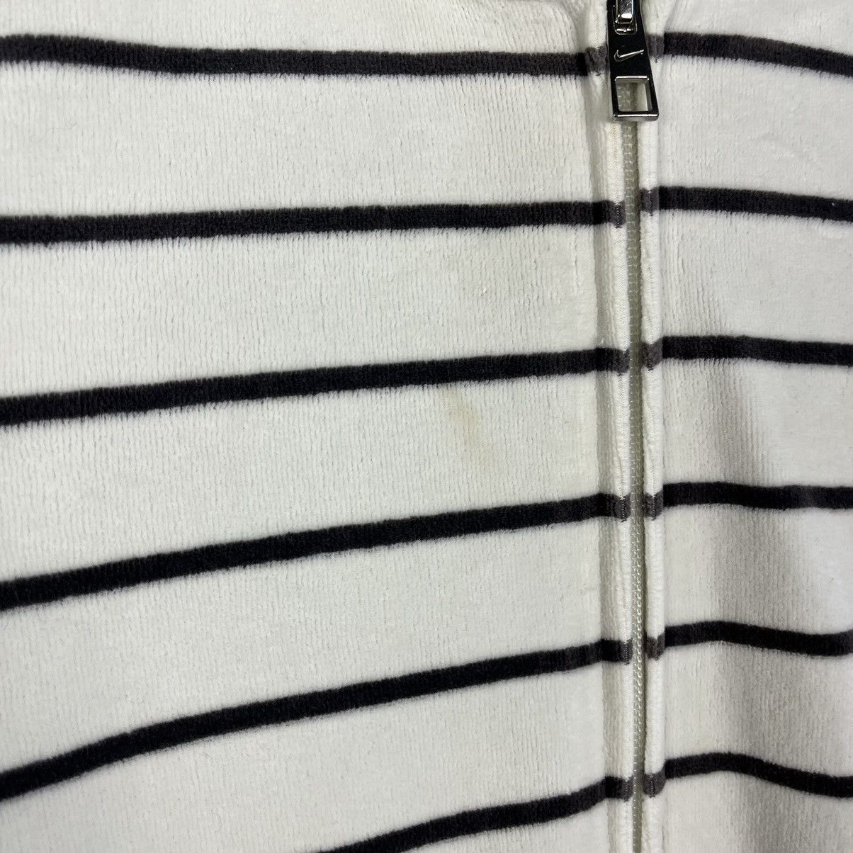 Nike Vintage Nike Striped Velour Zip Up Hoodie Y2K White Top Size S / US 4 / IT 40 - 7 Thumbnail